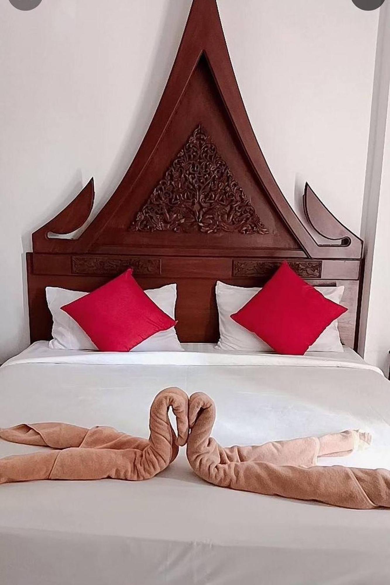 Hotel Praew Mansion à Kamala Beach Extérieur photo