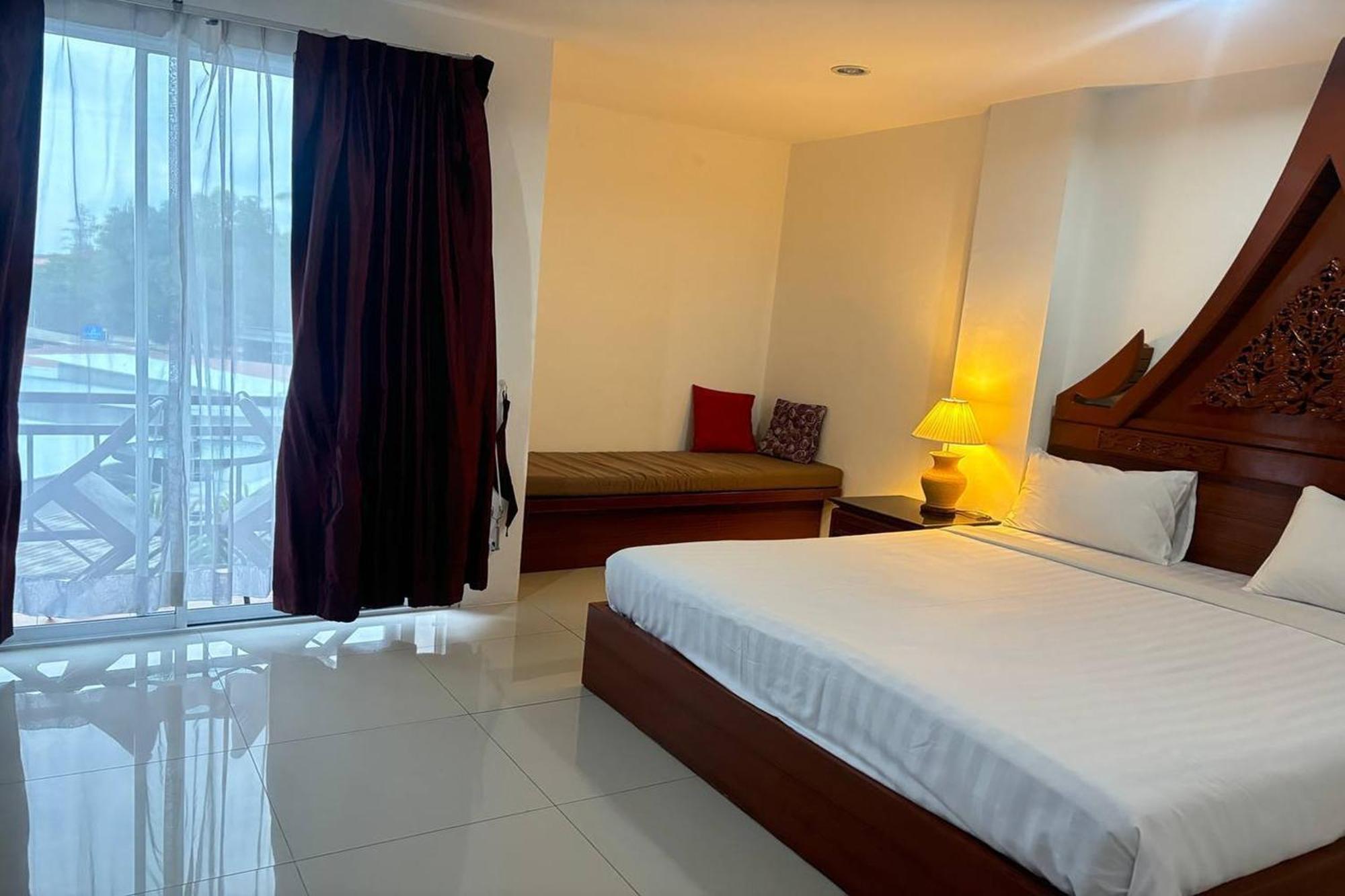 Hotel Praew Mansion à Kamala Beach Extérieur photo