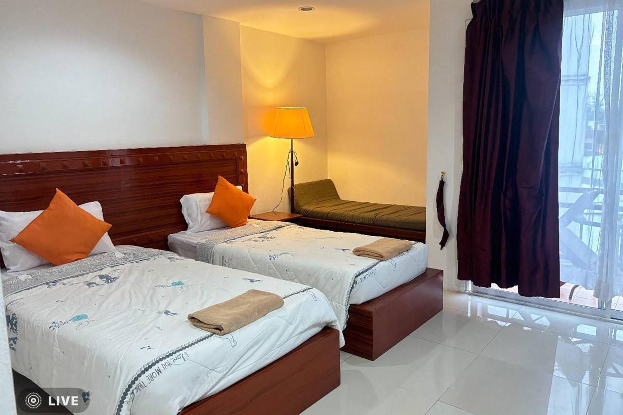 Hotel Praew Mansion à Kamala Beach Extérieur photo