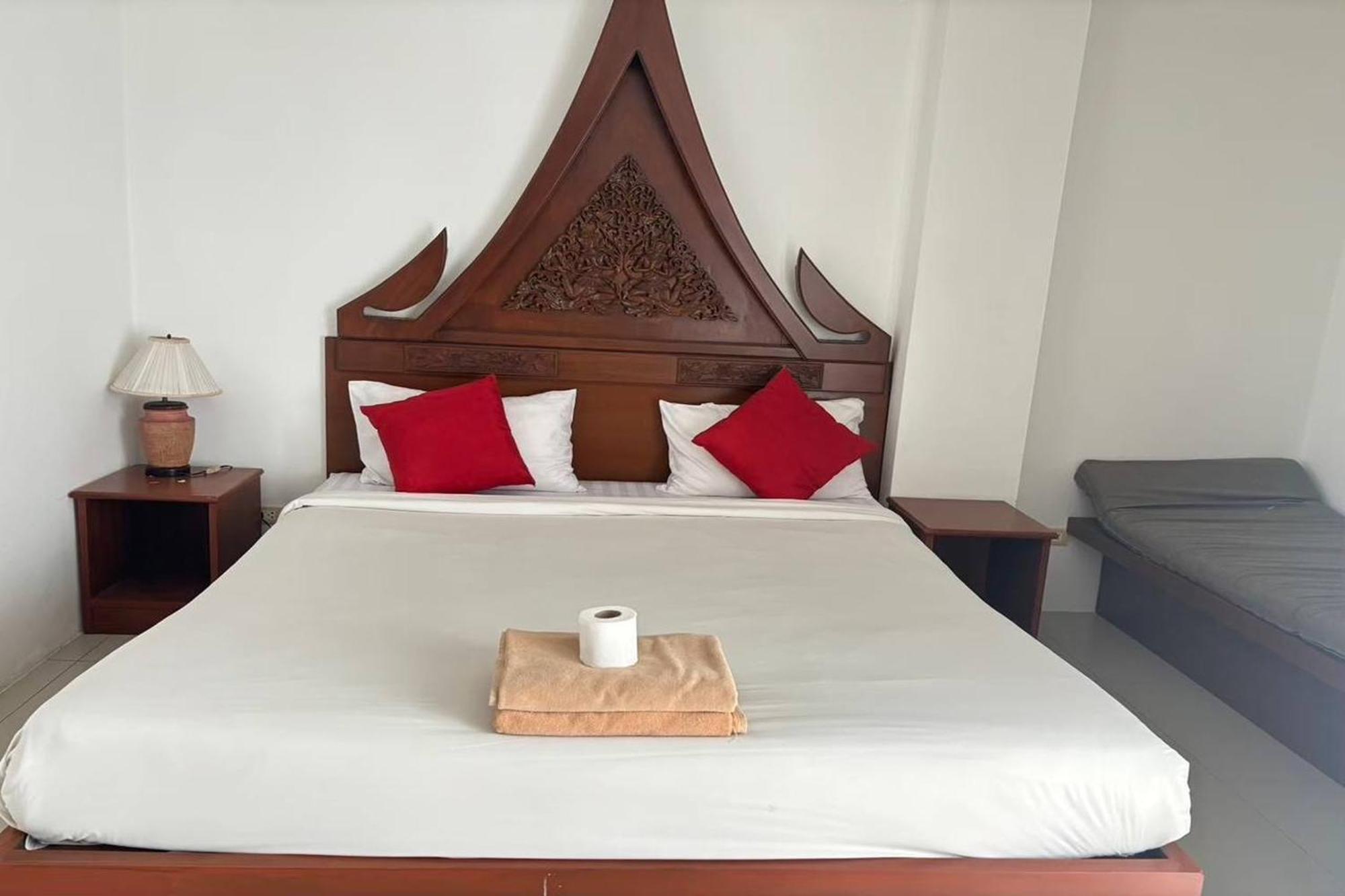 Hotel Praew Mansion à Kamala Beach Extérieur photo